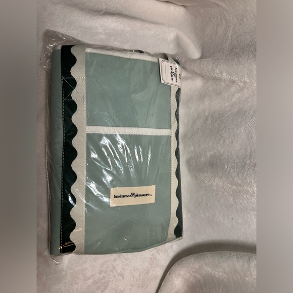 NWT- Business‎ & Pleasure- THE HOLIDAY COOLER TOTE BAG - RIVIE GREEN - Picture 10 of 11